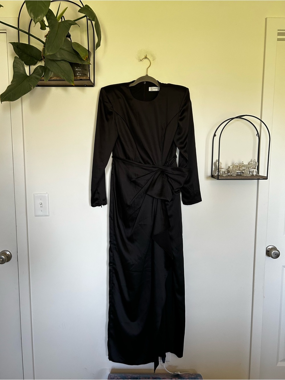 Ieena Mac Duggal Black Long Sleeve‎ Satin Structured Bow Draped Column Gown 2